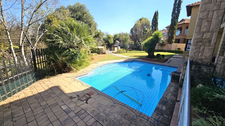 5 Bedroom Property for Sale in Birdwood Estate North West